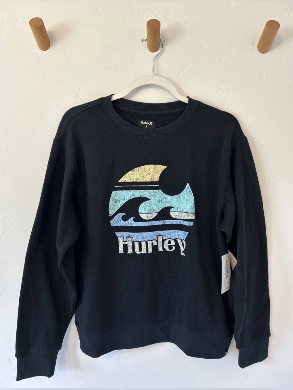 NWT Hurley W’s Pullover Crewneck Sweater Black Sz Small Logo Wave Soft